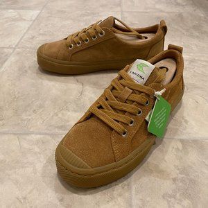 Cariuma sneakers OCA Low Top All Camel Suede Sneaker US Women's 7, Men's 5.5